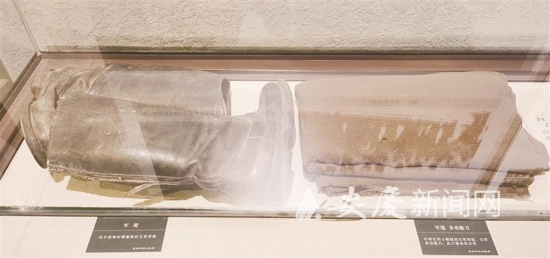 发放纪念章  .jpg