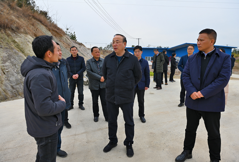 调研宿松县河塌乡蛋养殖基地.jpg