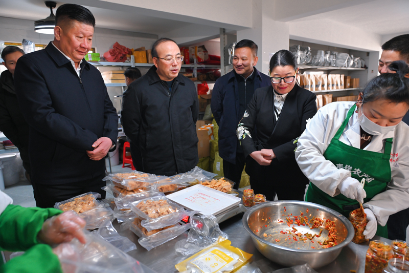 调研山壳佬电商基地.jpg