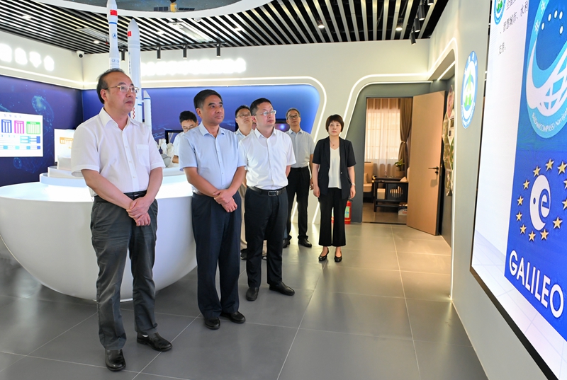 张祥安在326地质队、311地质队调研bob官方下载链接(图1)