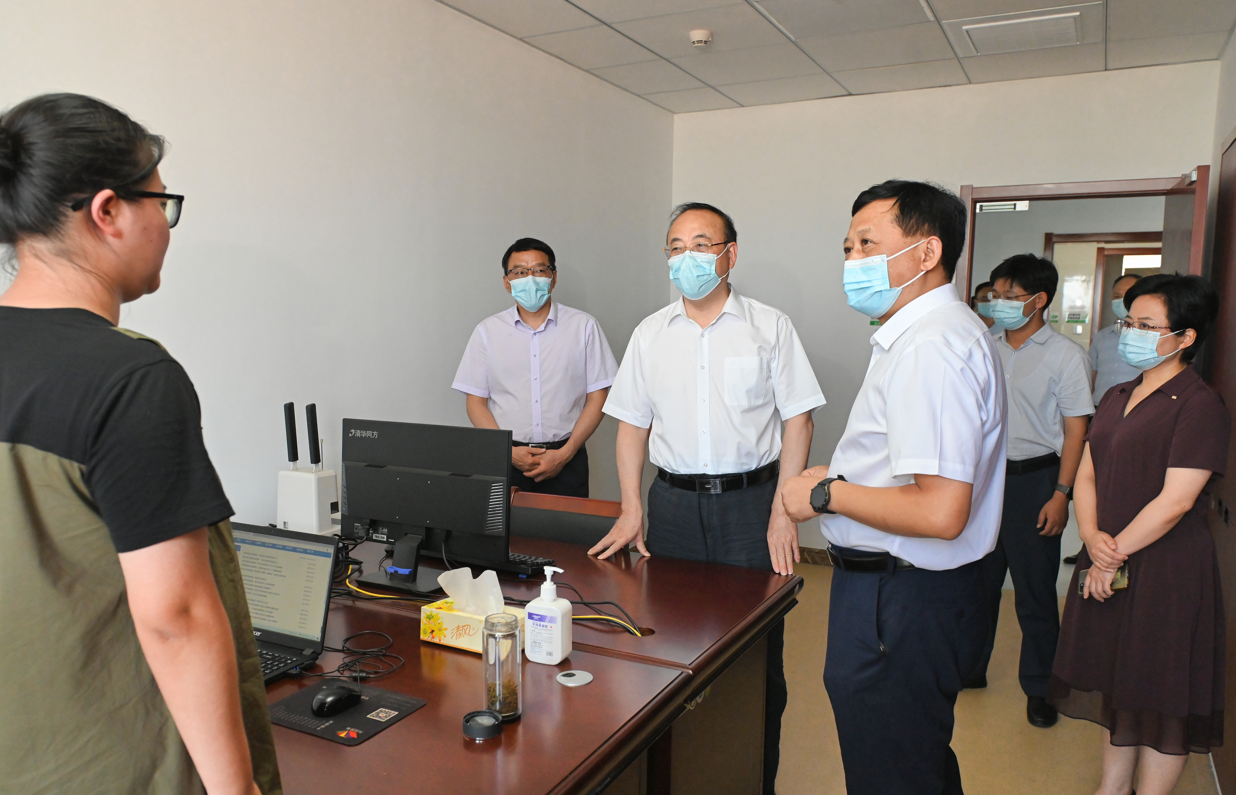 8月22日下午，张书记调研市经开区纪监工委 .jpg