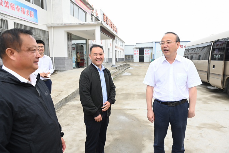 调研西美村党群服务中心.jpg