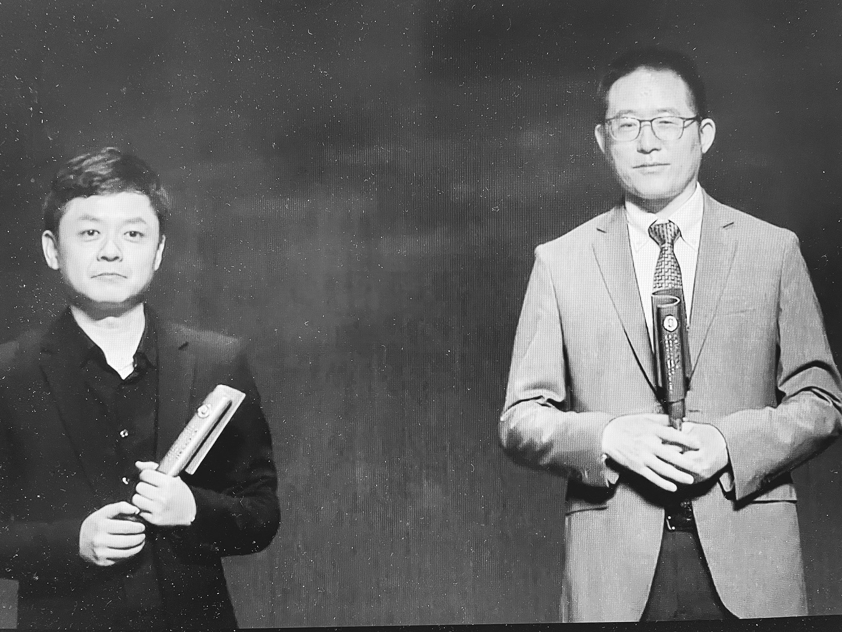 黄色.jpg