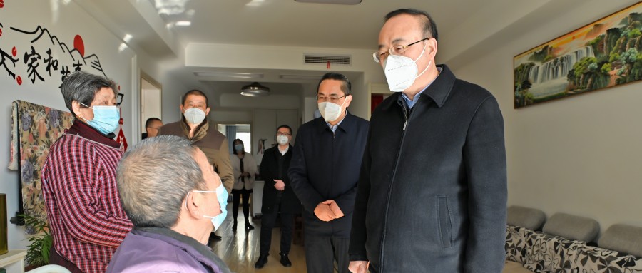 慰问烈士遗属查正兵_副本.jpg