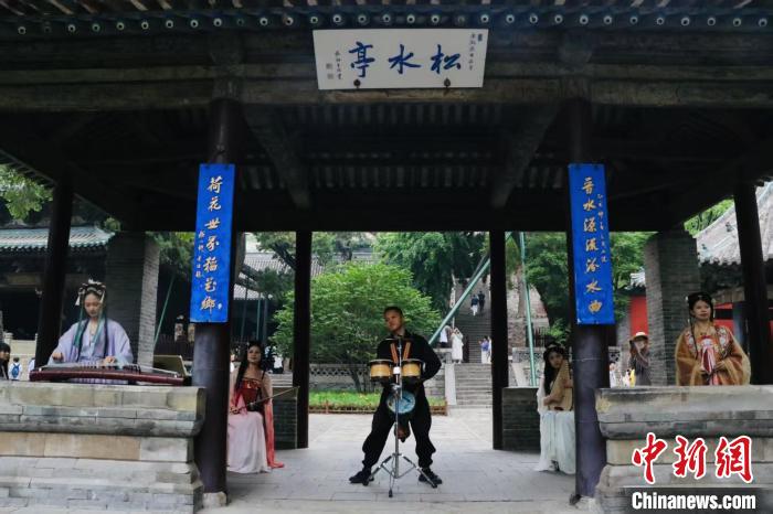 9f067f08-da91-40f9-8663-365925815d08_zsite.jpg