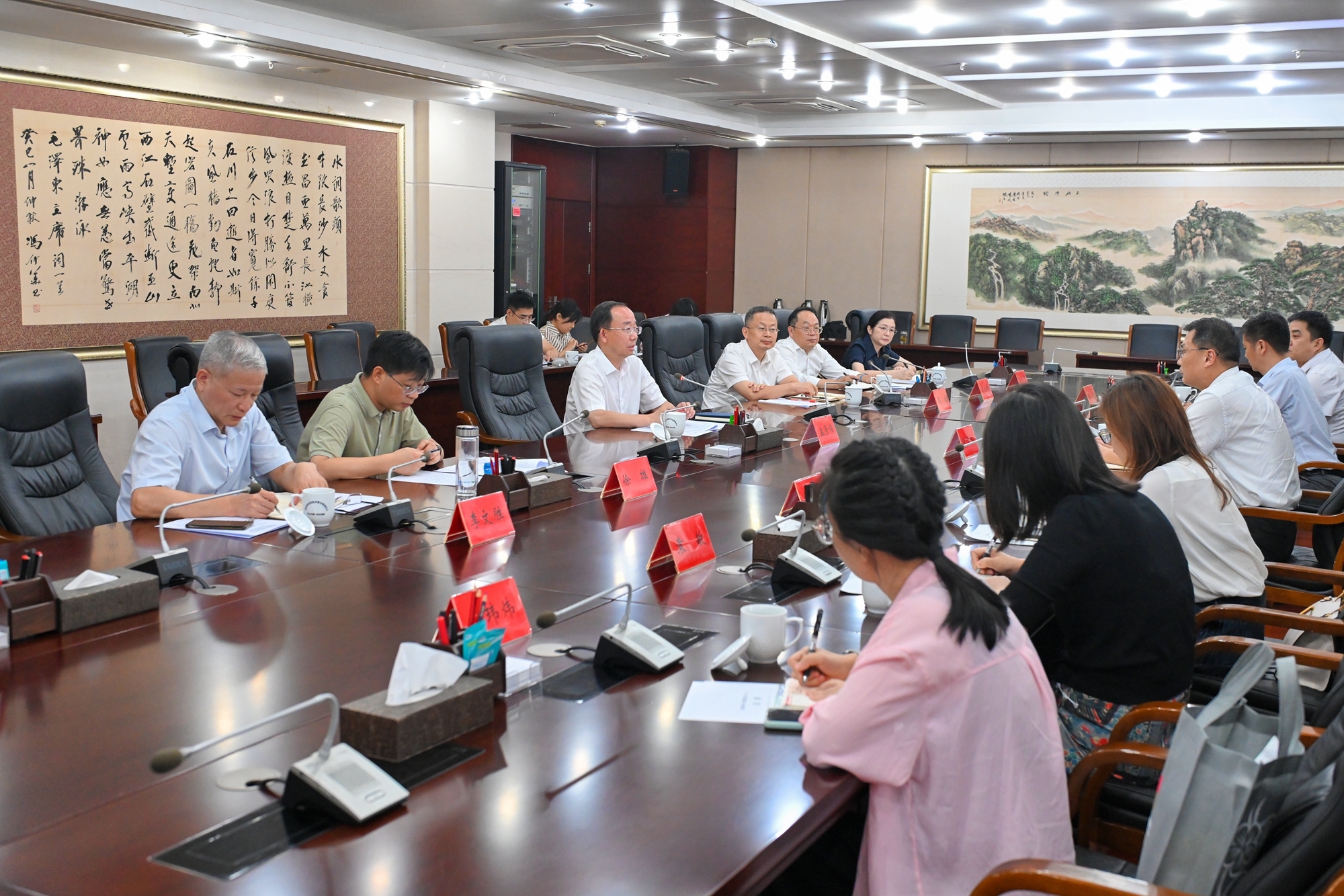 会谈.jpg