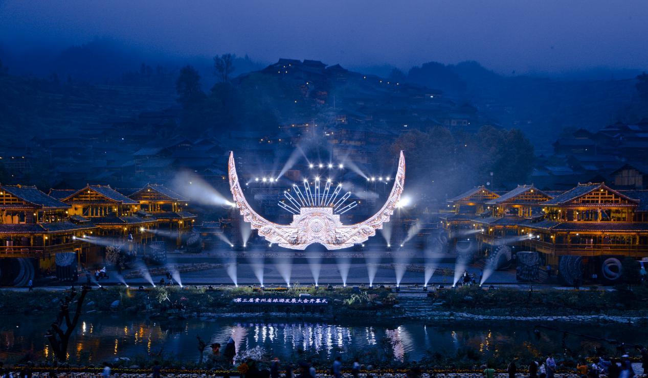 贵州夜景 来源于视觉中国