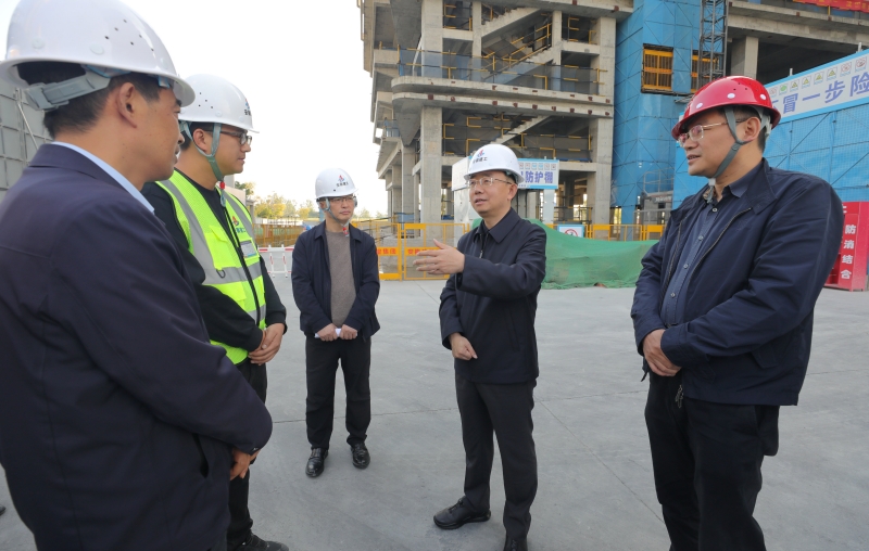 2259056372392676.jpg 书记3.jpg