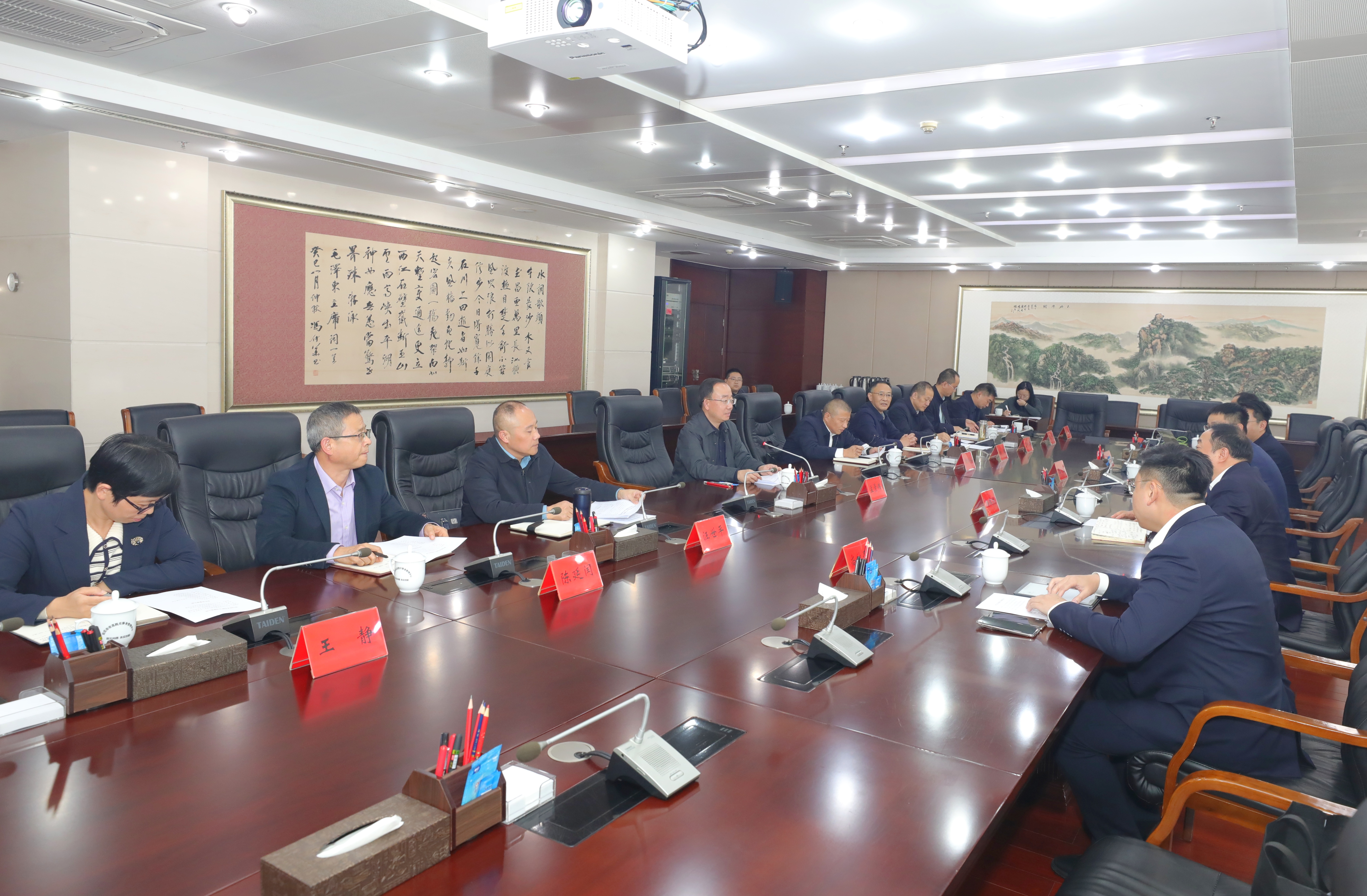 2224015085883136.jpg 华为.jpg