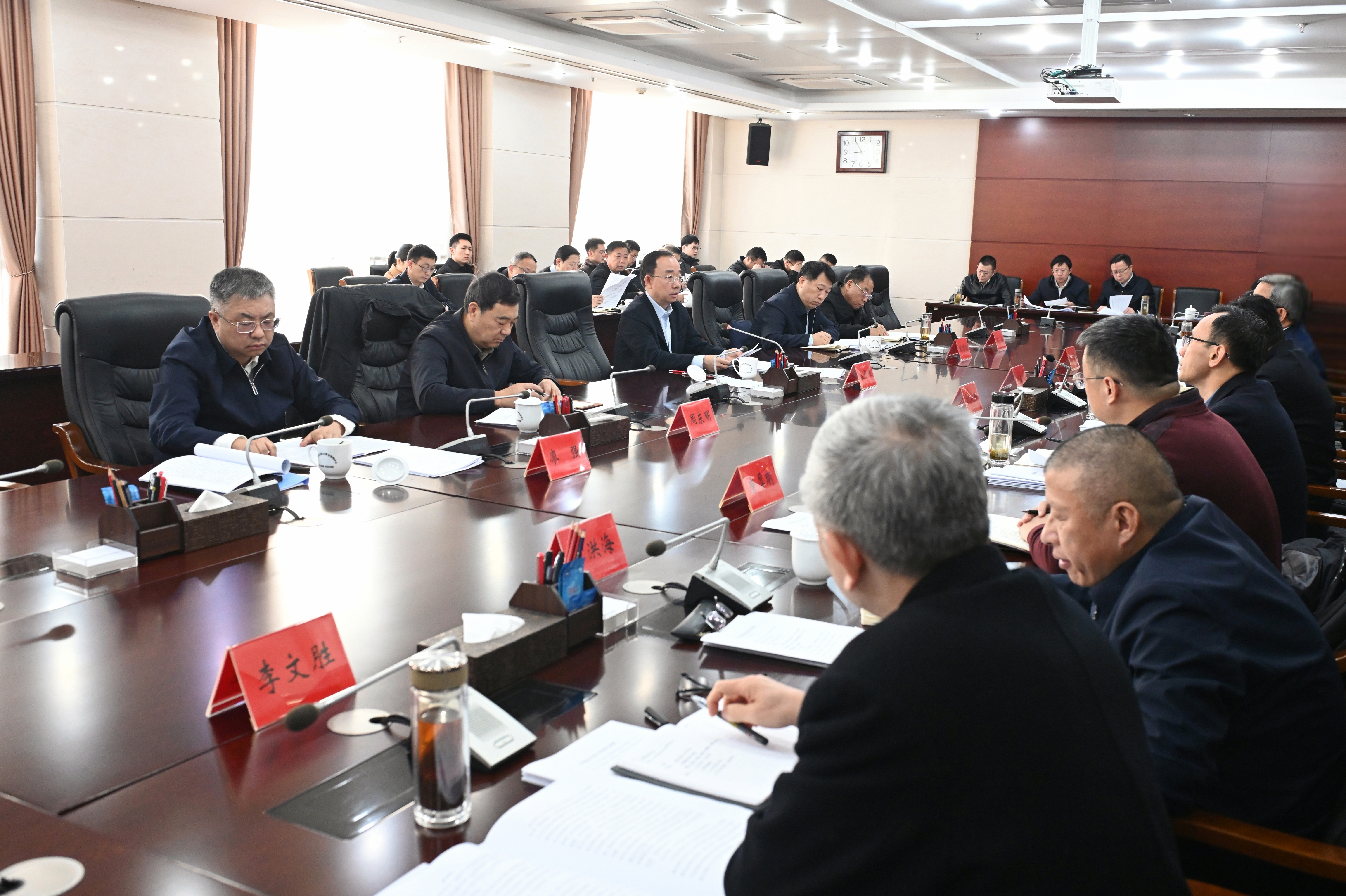 2106515445237095.jpg 常委会.jpg