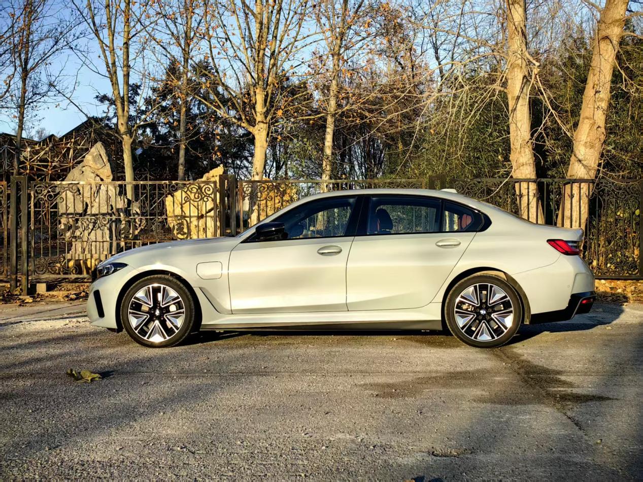 0930068439292997.jpeg 113.jpeg