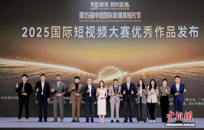 1015223623472732.jpg B.jpg