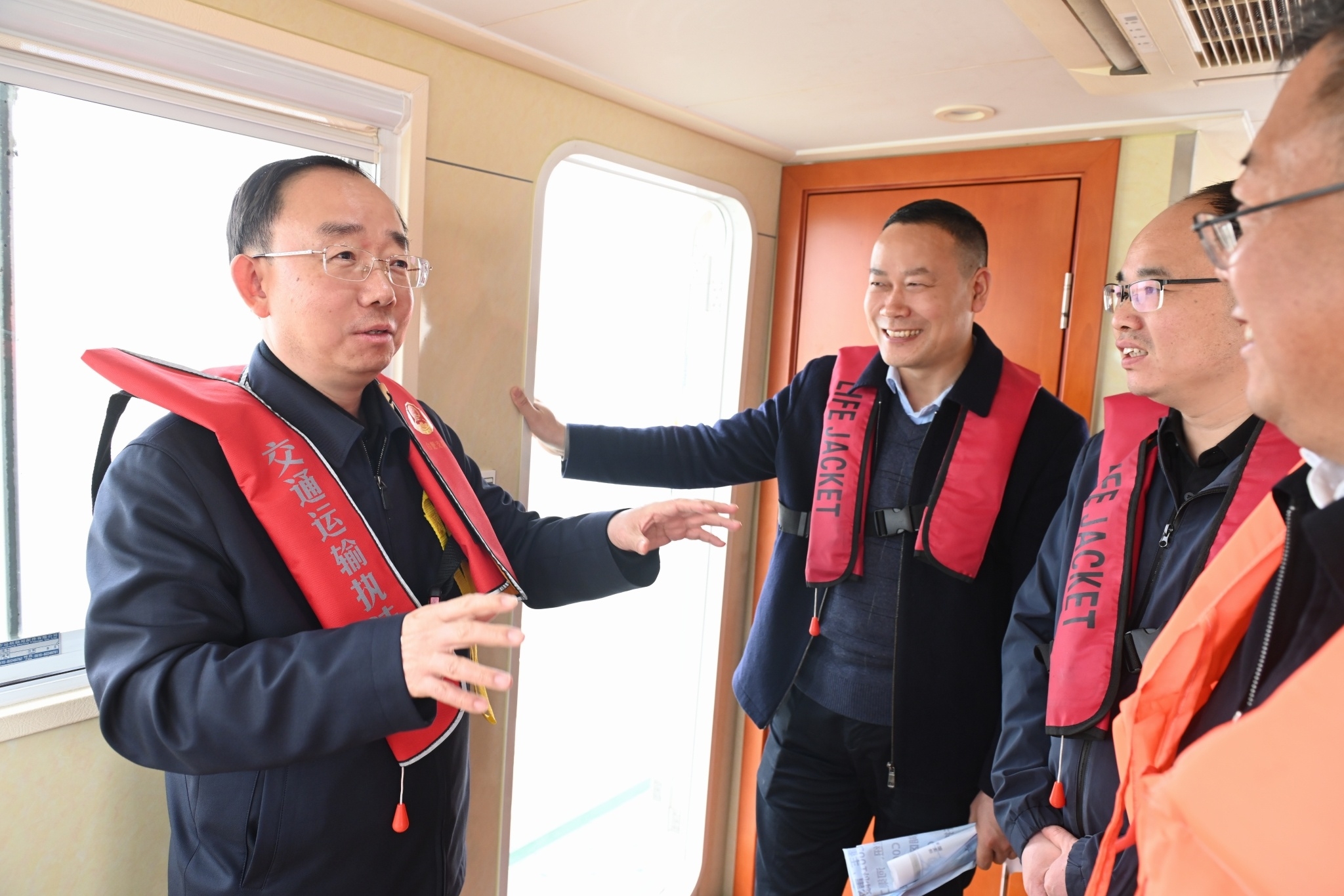 2204417514902889.jpg 书记001.jpg