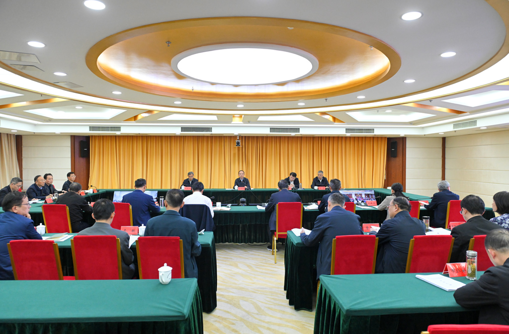 2216134448976927.jpg 群众身.jpg