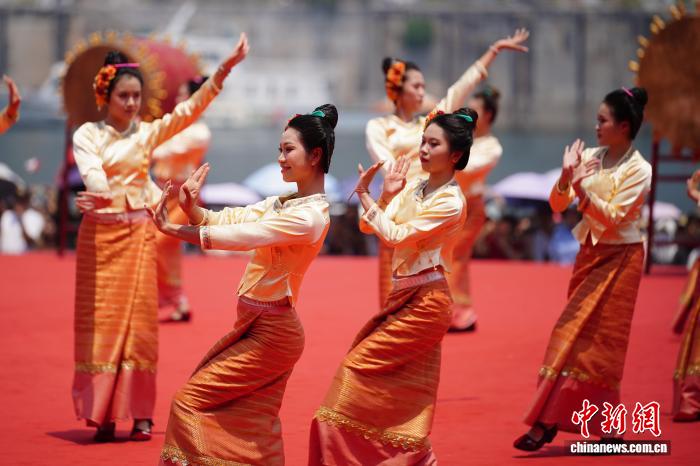 0908358327754979.jpg 4.jpg